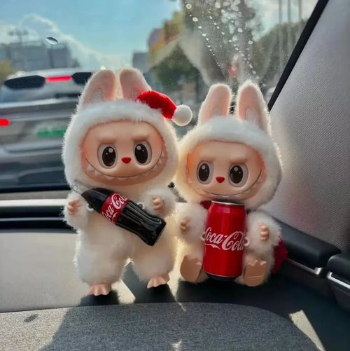 Figura coleccionable tipo blind box de "The Monsters" (versión Coca-Cola)
